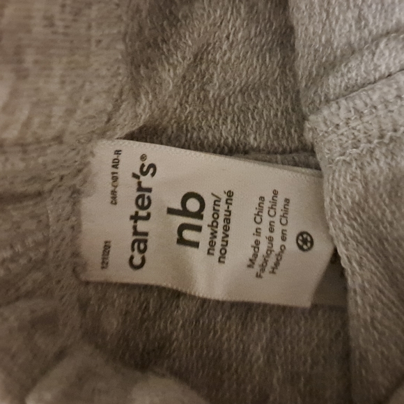 Complete Newborn Carter's Baby Girl outfit - Picture 7 of 8